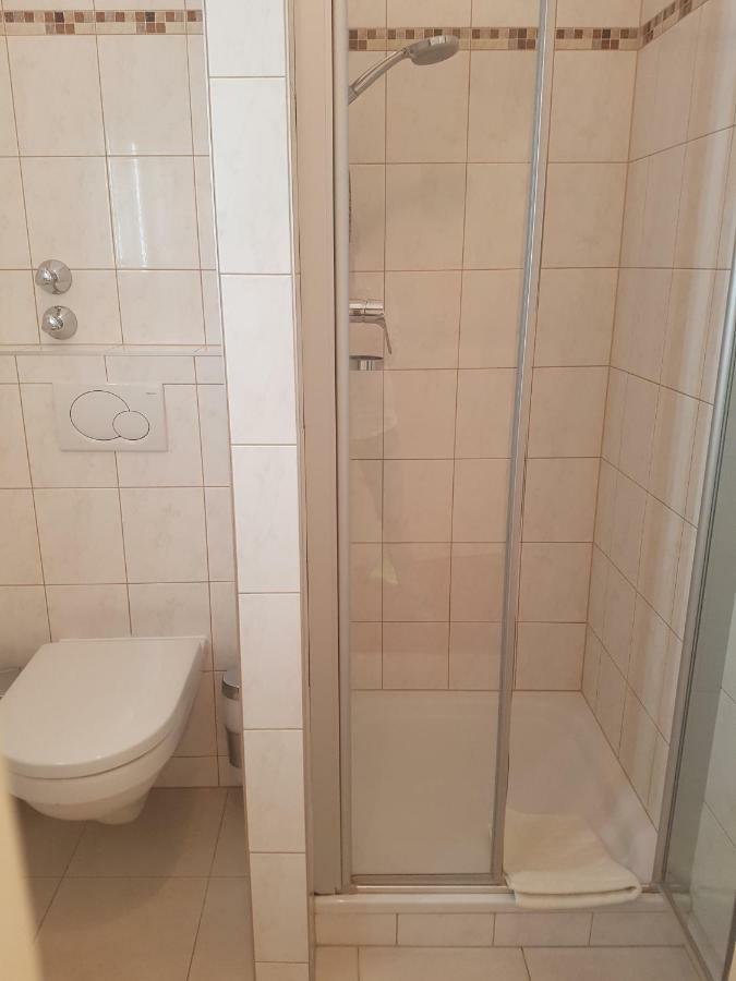 Pension Villa Inge Baden Bagian luar foto