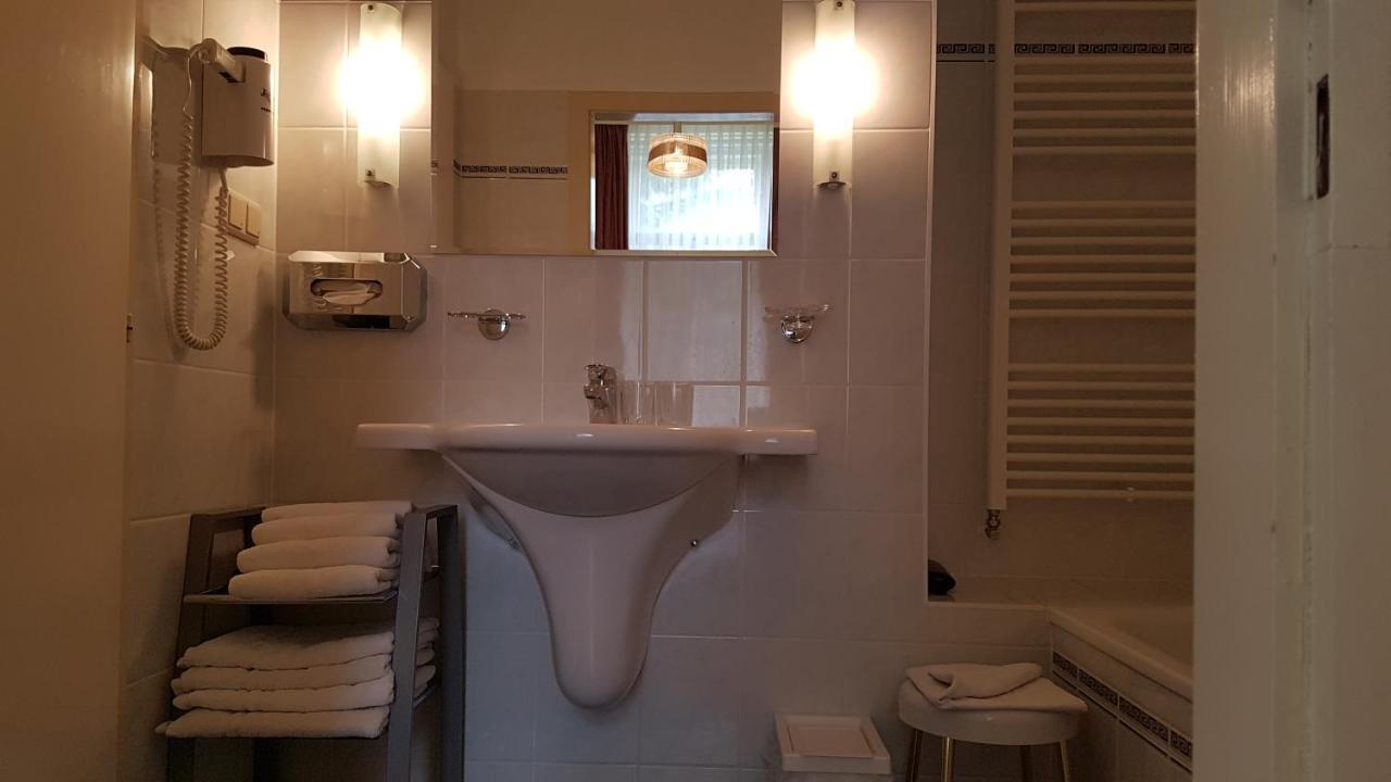 Pension Villa Inge Baden Bagian luar foto
